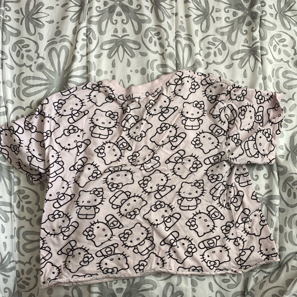 Hello kitty shirt!